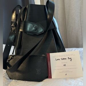 Louis Vuitton Vintage Epi Leather Sac
D'epaule GM Shoulder Bag
SKU 215913